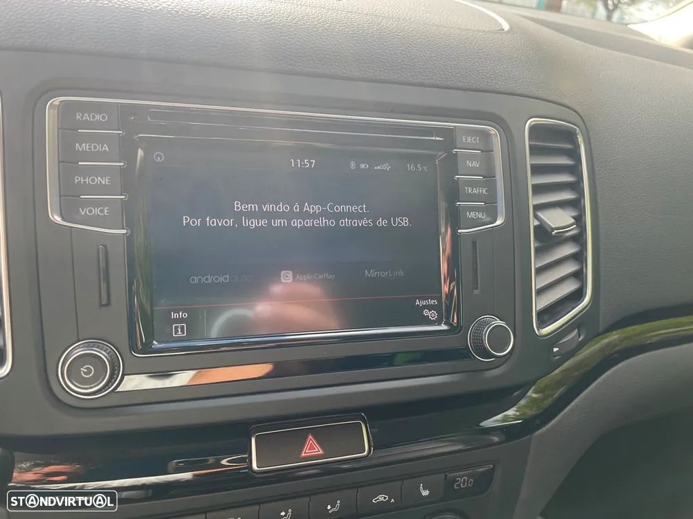 VW Sharan 2.0 TDI Blue Highline DSG - 8