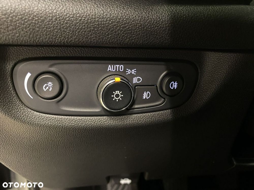 Opel Insignia - 35