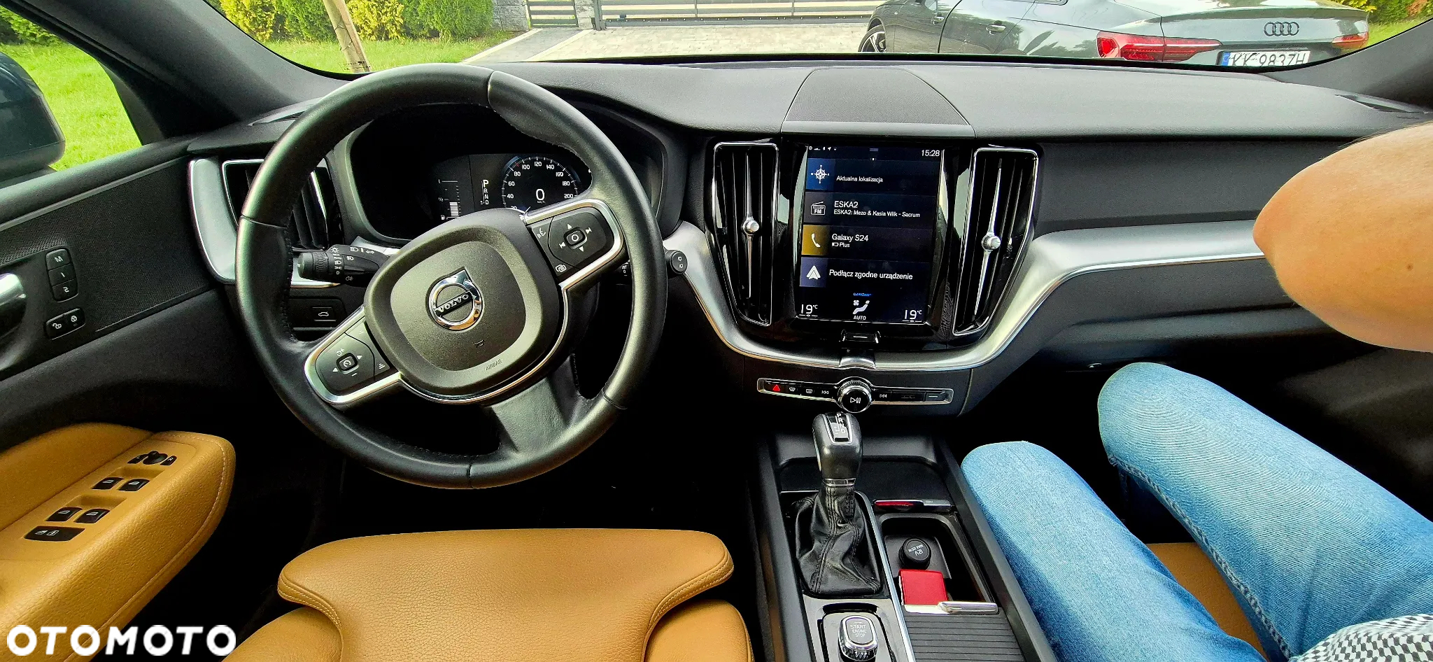 Volvo XC 60 T5 Momentum Pro - 11