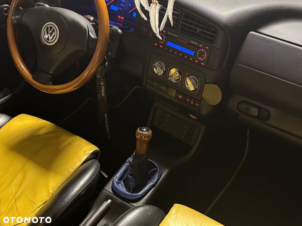 Volkswagen Golf Cabriolet 1.6 - 15
