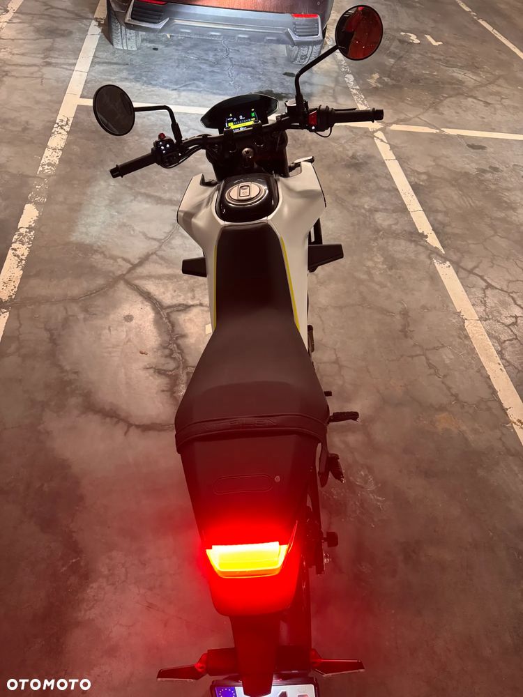 Husqvarna Vitpilen - 12