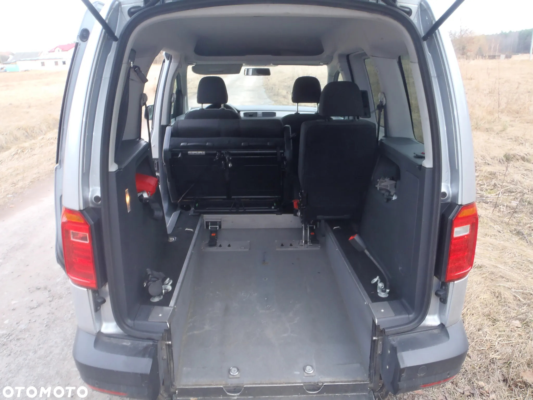 Volkswagen Caddy 2.0 TDI (5-Si.) Trendline Blue Motion - 2