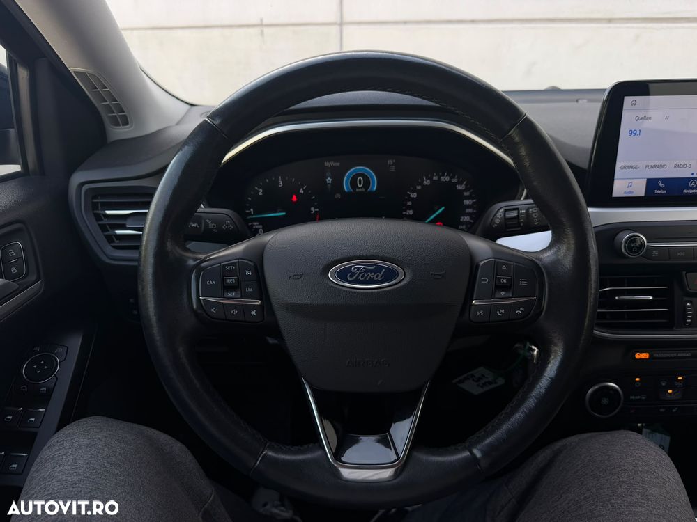 Ford Focus - 11