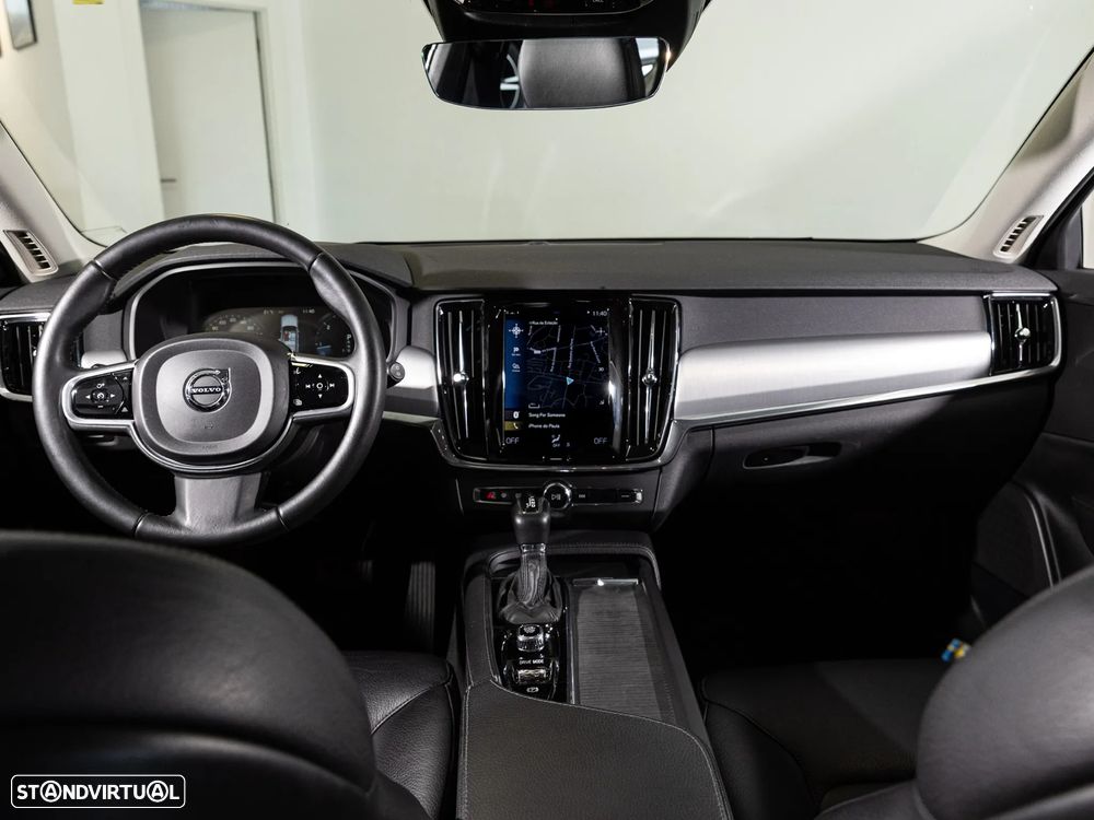Volvo V90 2.0 D5 Momentum AWD Geartronic - 33
