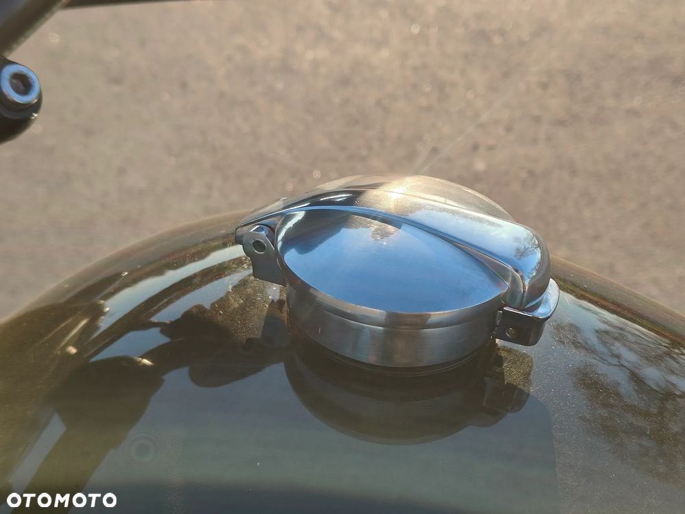Triumph Bonneville - 5