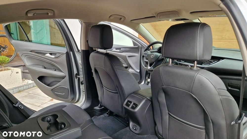Opel Insignia - 22