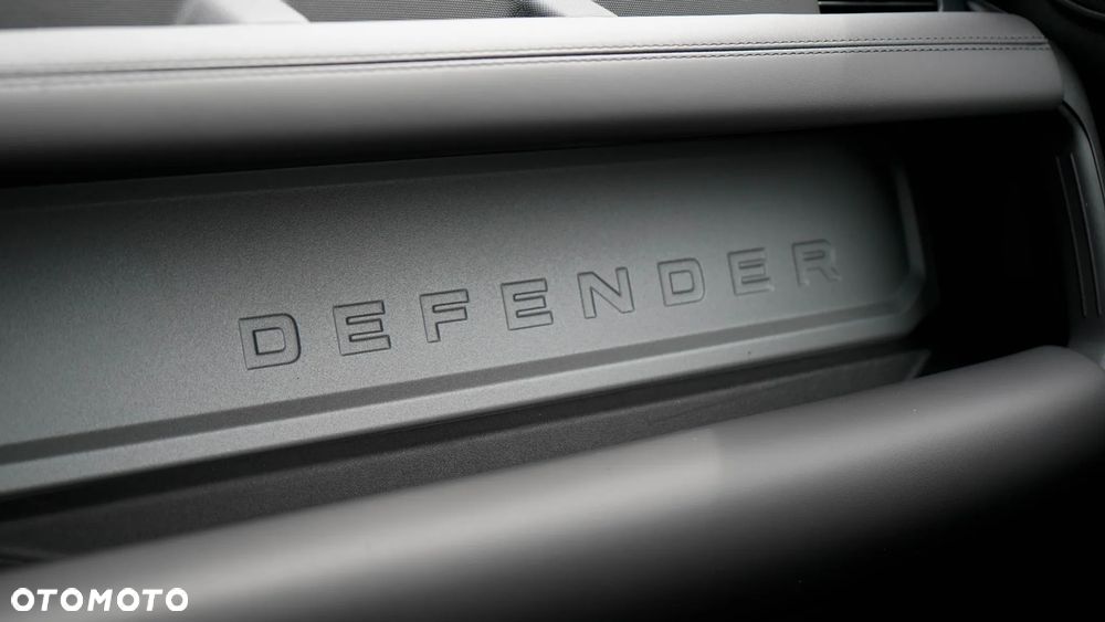 Land Rover Defender 3.0 D350 mHEV X - 30