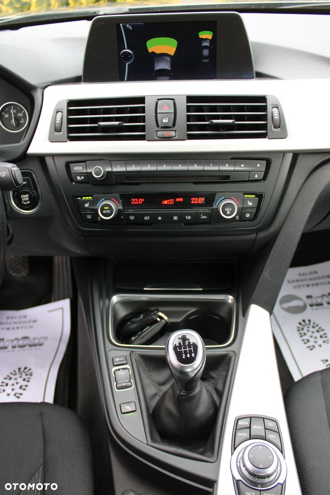 BMW Seria 3 320d DPF Edition Fleet Sport - 28