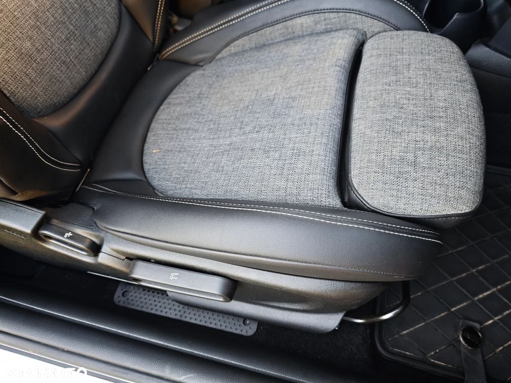 MINI Cooper Essential Trim - 15