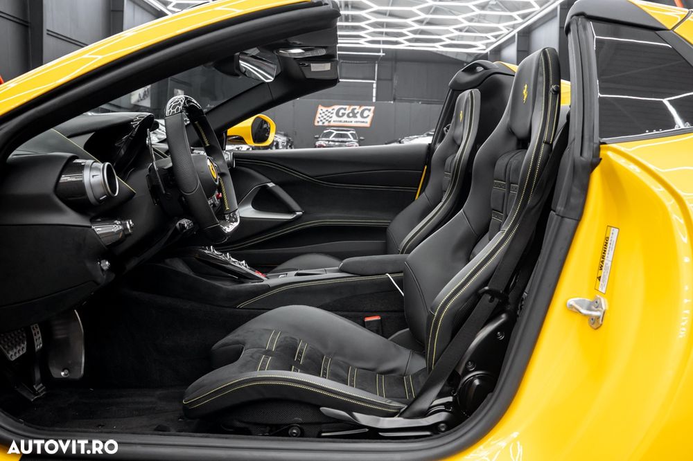 Ferrari 812 - 16