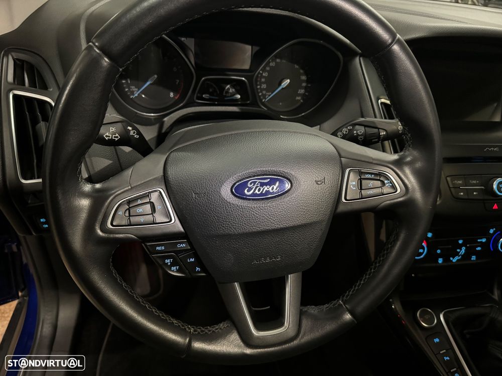 Ford Focus 1.0 EcoBoost Titanium - 18