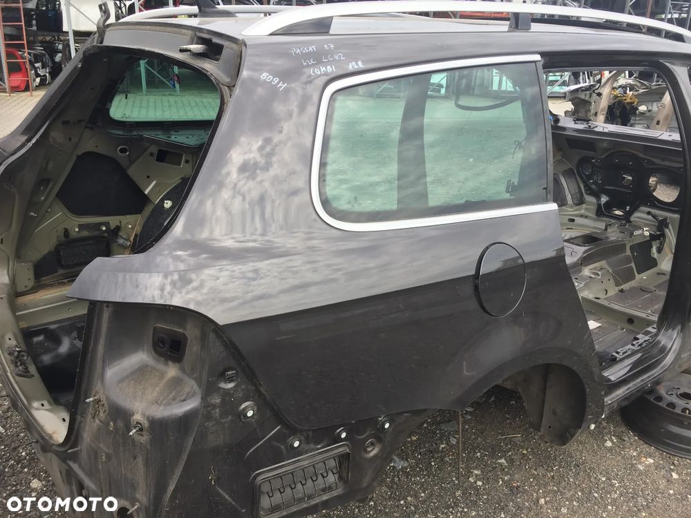 VW PASSAT B7 KOMBI 12R ĆWIARTKA PRAWA TYŁ - 1