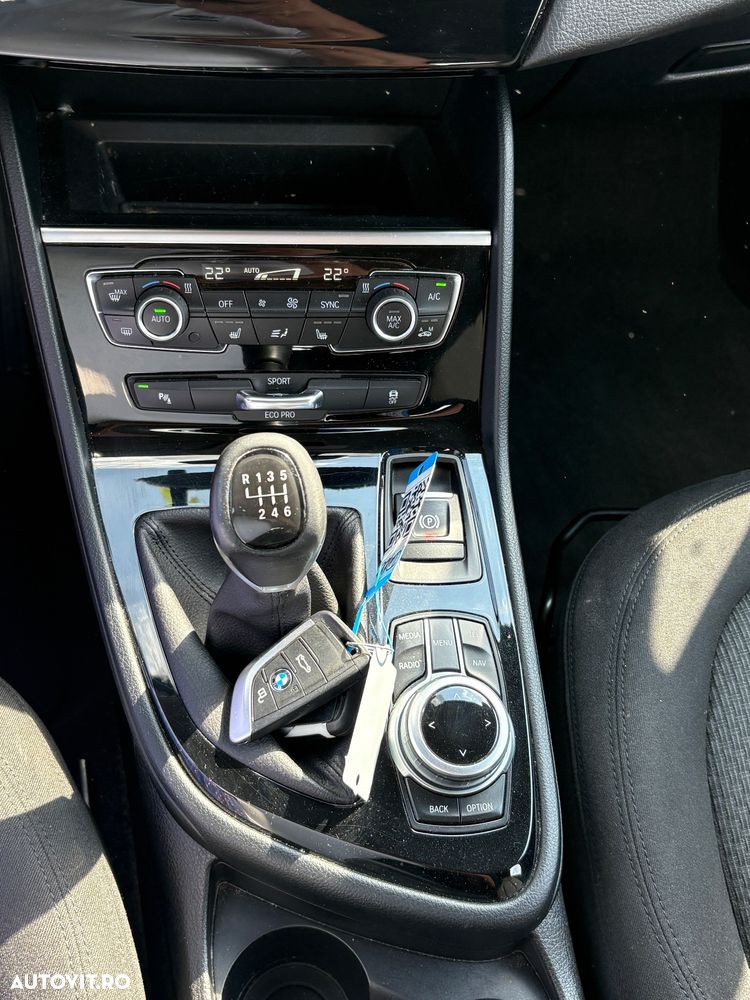 BMW Seria 2 218i - 8