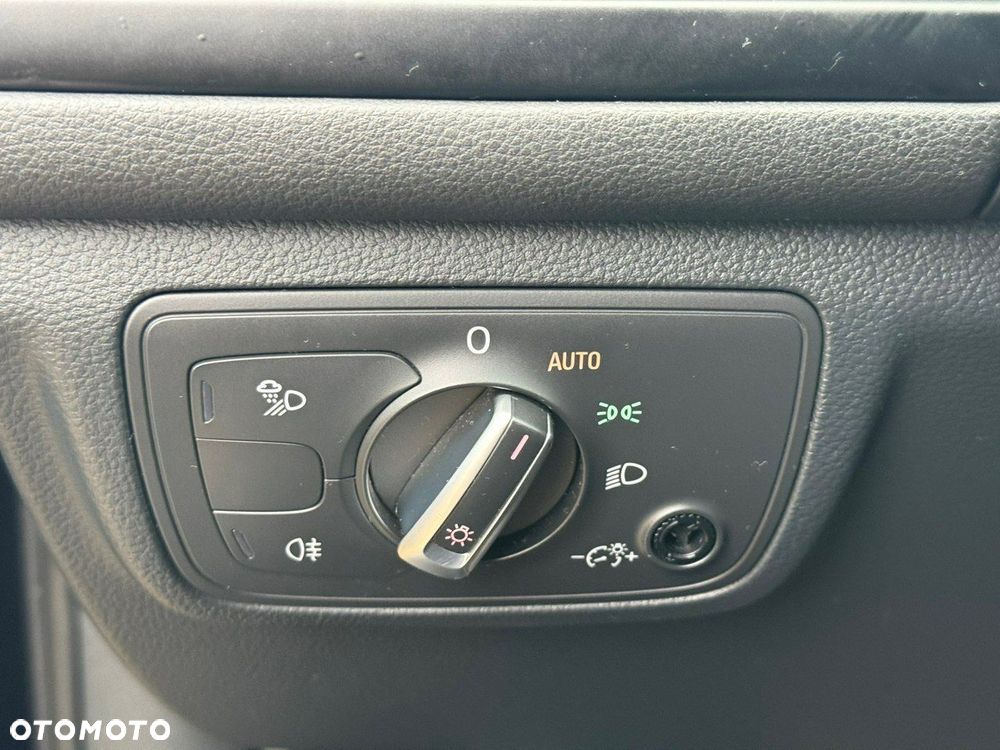 Audi A6 Avant 2.0 TDI Ultra S tronic - 23
