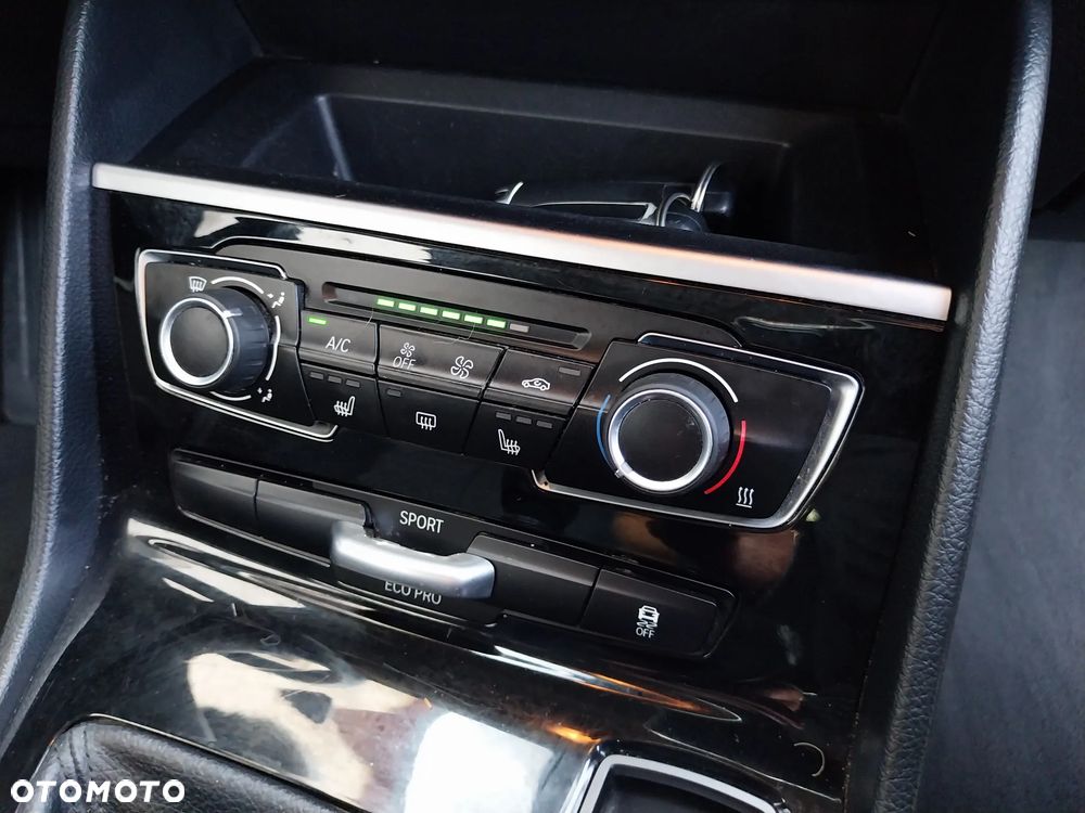 BMW Seria 2 216i - 24