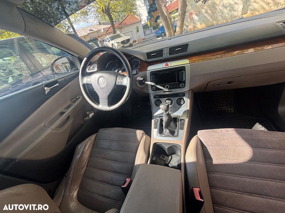 Volkswagen Passat - 4