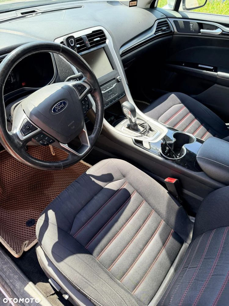 Ford Fusion - 13