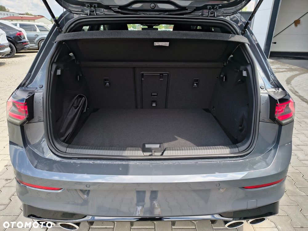 Volkswagen Golf - 11