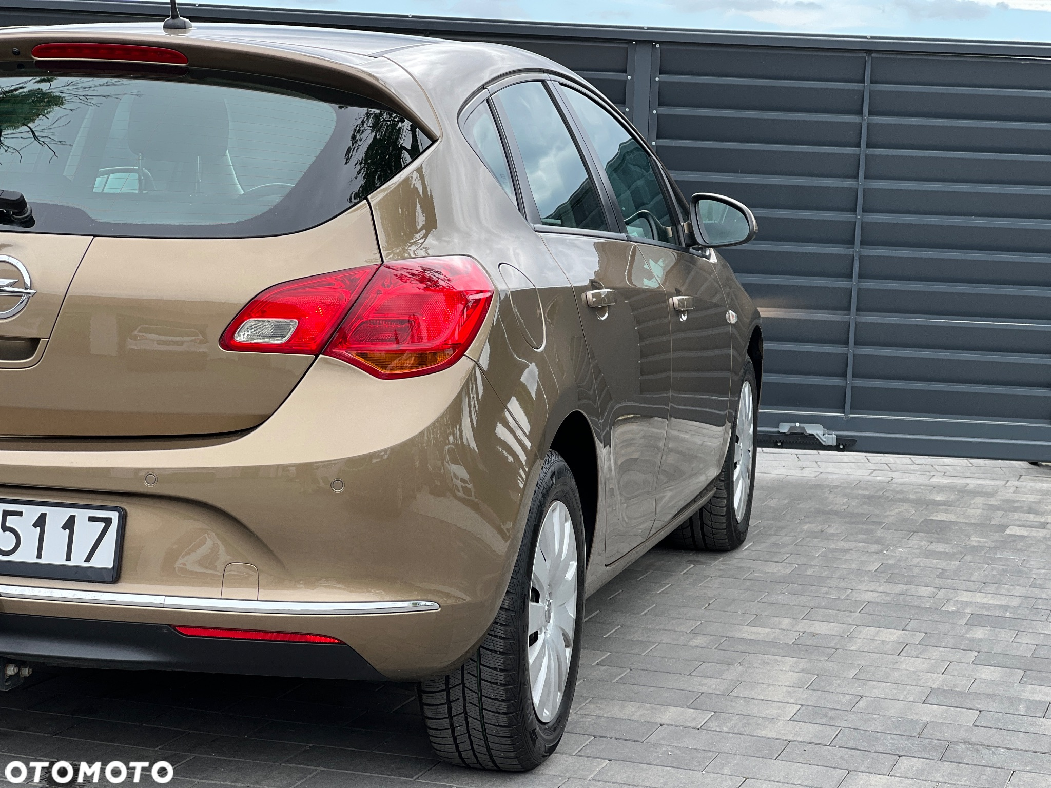 Opel Astra IV 1.4 T Essentia - 27