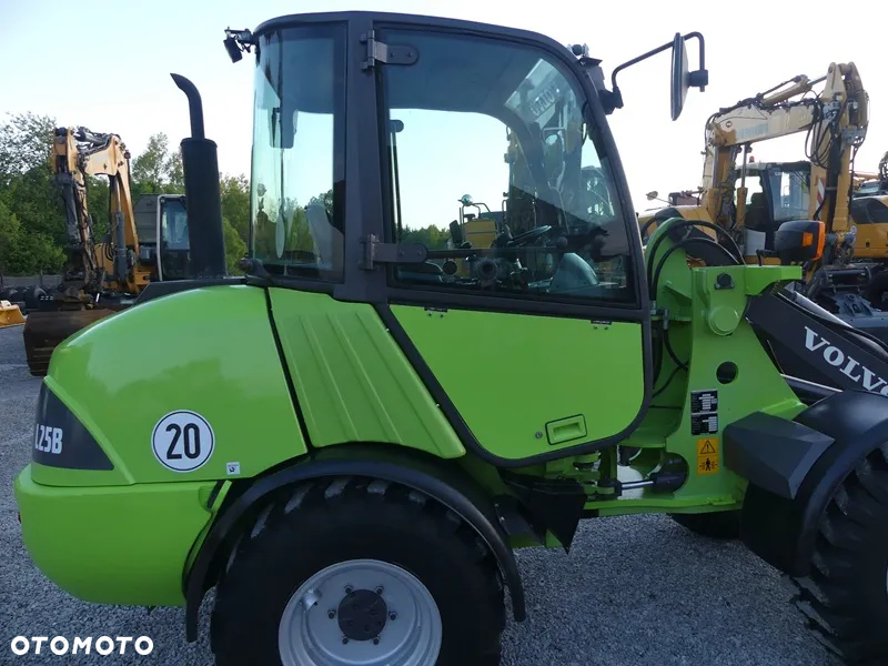 Volvo L25B Z Niemiec / Stan bardzo dobry / - 27
