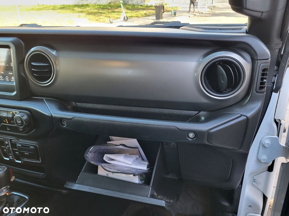 Jeep Gladiator - 36
