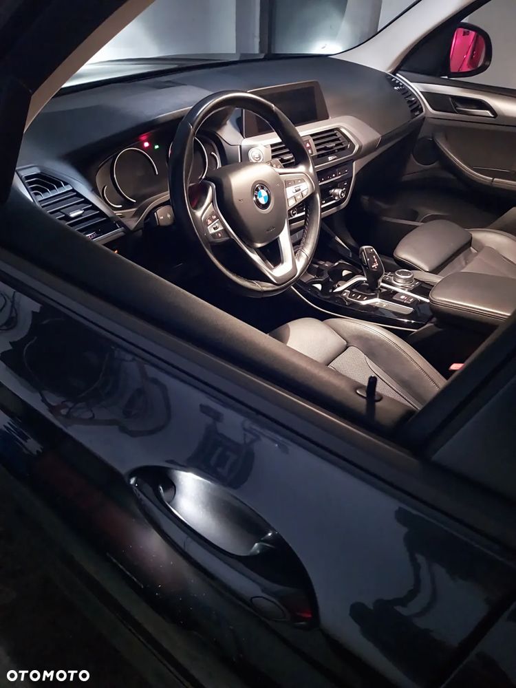 BMW X3 xDrive20d Business Edition - 29