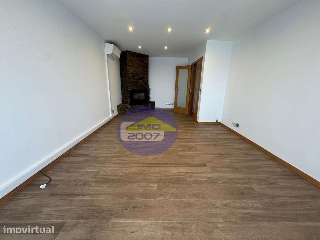 Apartamento T2 em Mozelos - Grande imagem: 3/33