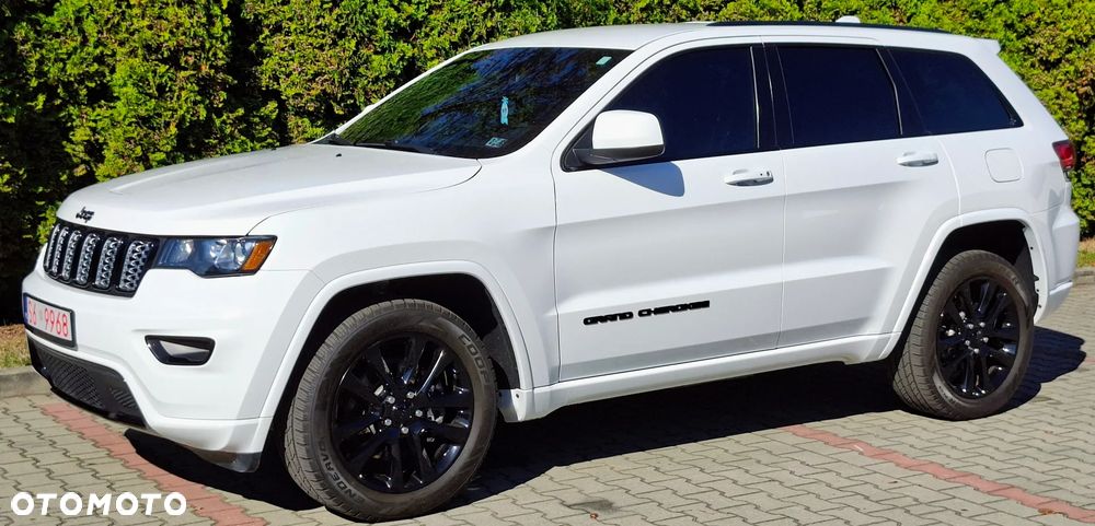 Jeep Grand Cherokee - 19