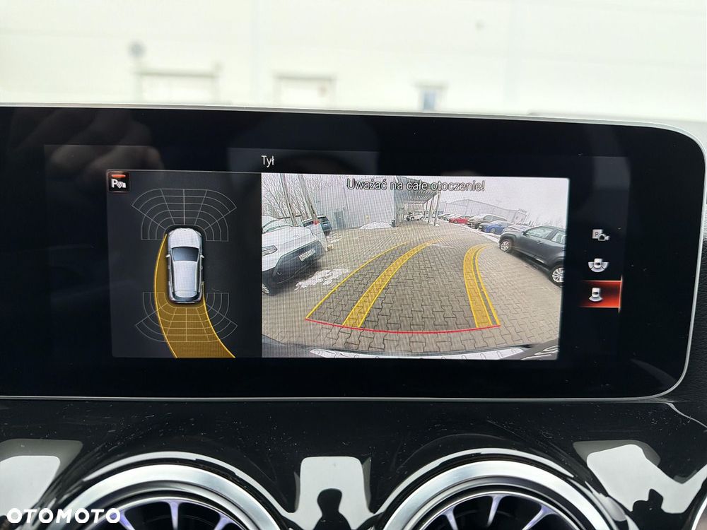 Mercedes-Benz GLA - 22