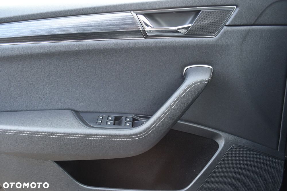 Skoda Superb 2.0 TSI Style DSG - 28