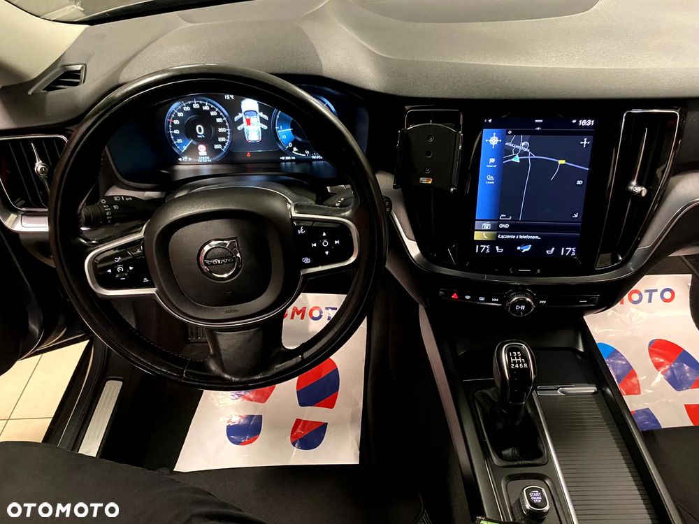 Volvo V60 D3 Momentum - 22