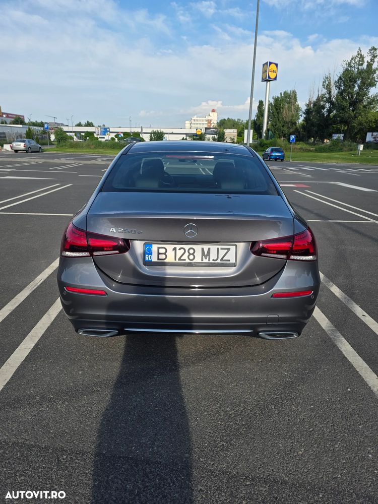 Mercedes-Benz A 250 e Sedan 8G-DCT Edition 2021 - 4