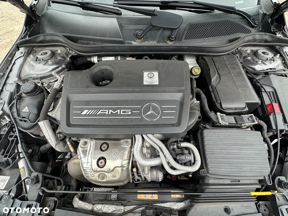 Mercedes-Benz GLA AMG 45 4Matic AMG Speedshift 7G-DCT - 32