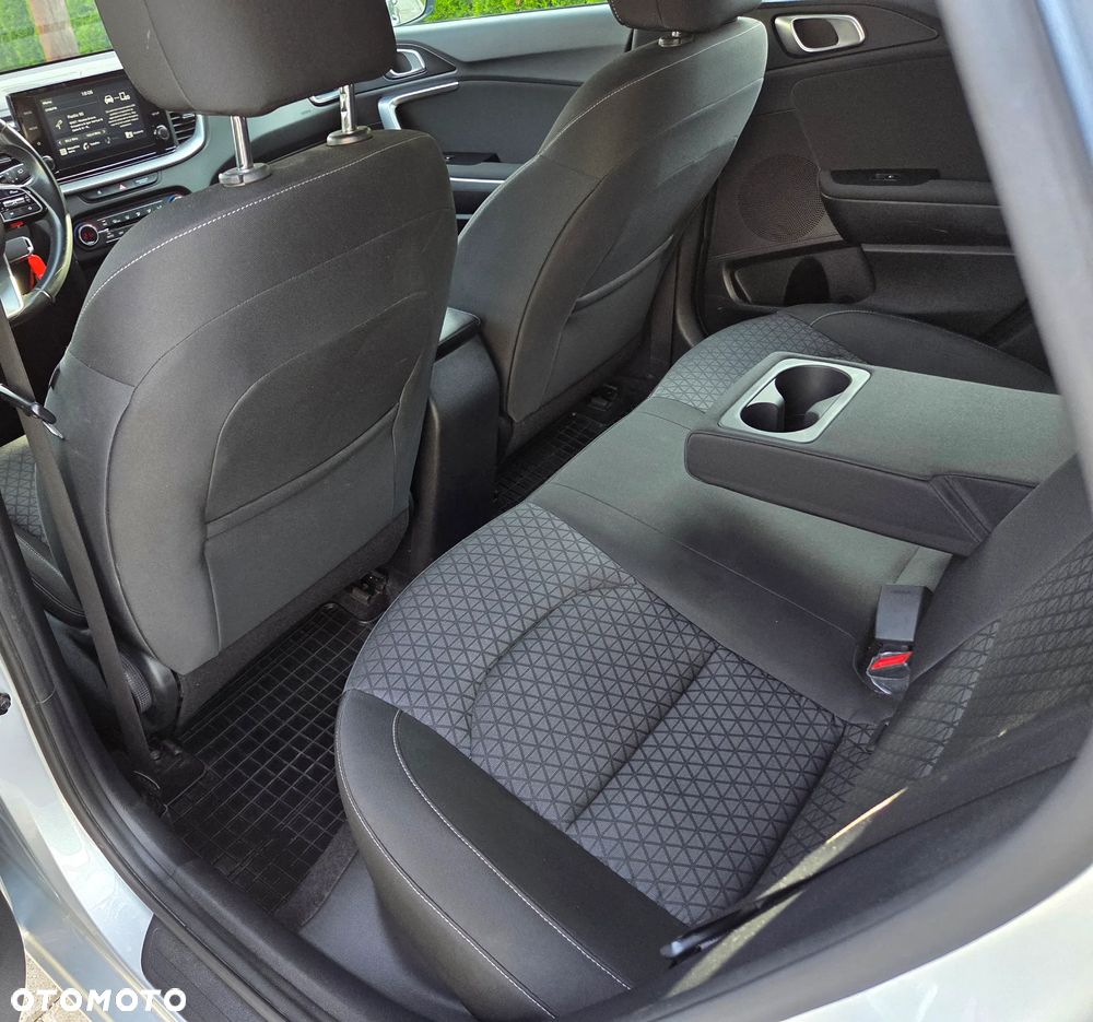 Kia Ceed 1.6 CRDi mHEV M - 18