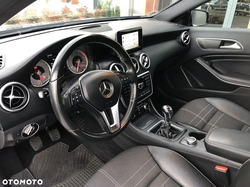 Mercedes-Benz Klasa A 180 AMG Line - 38
