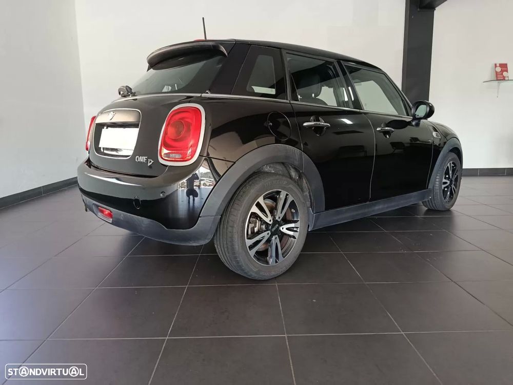 MINI 5 Portas Cooper D - 9