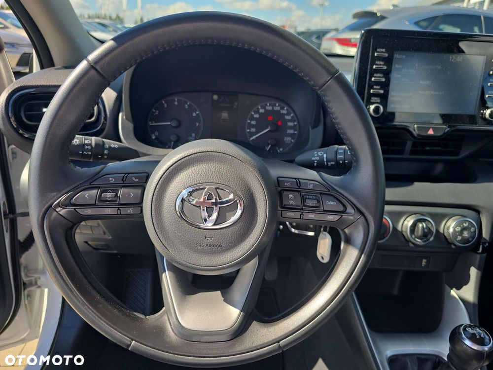 Toyota Yaris - 12