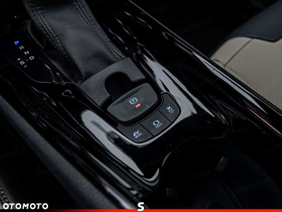 Toyota C-HR 2.0 Hybrid Executive - 19