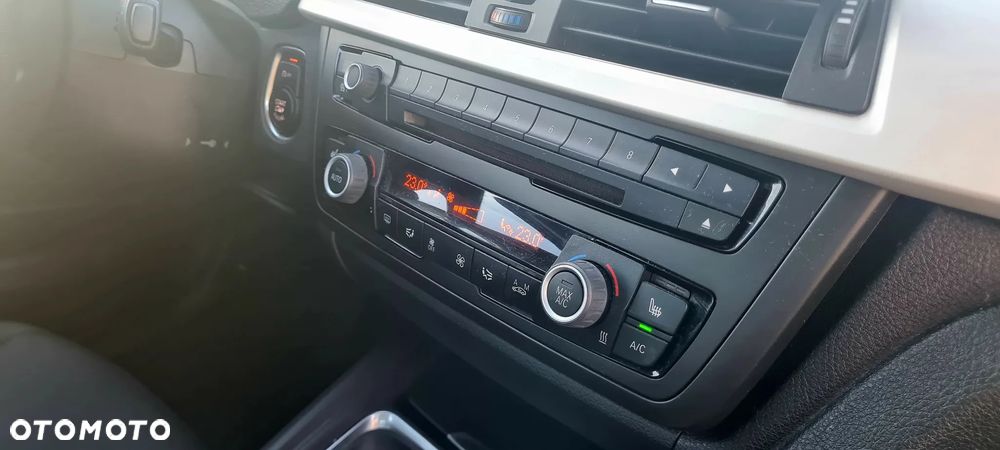 BMW Seria 3 316i - 25