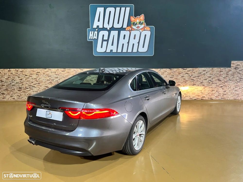Jaguar XF - 5