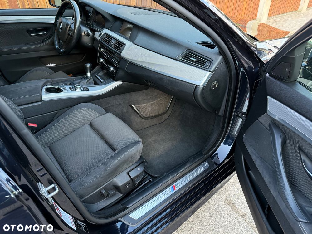 BMW Seria 5 525d - 17