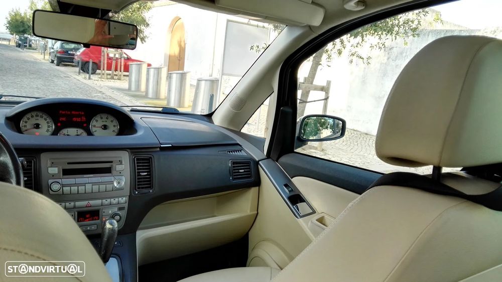 Lancia Musa 1.3 16V M-jet Platino - 17