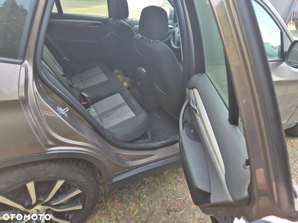 BMW X1 sDrive20i xLine - 13