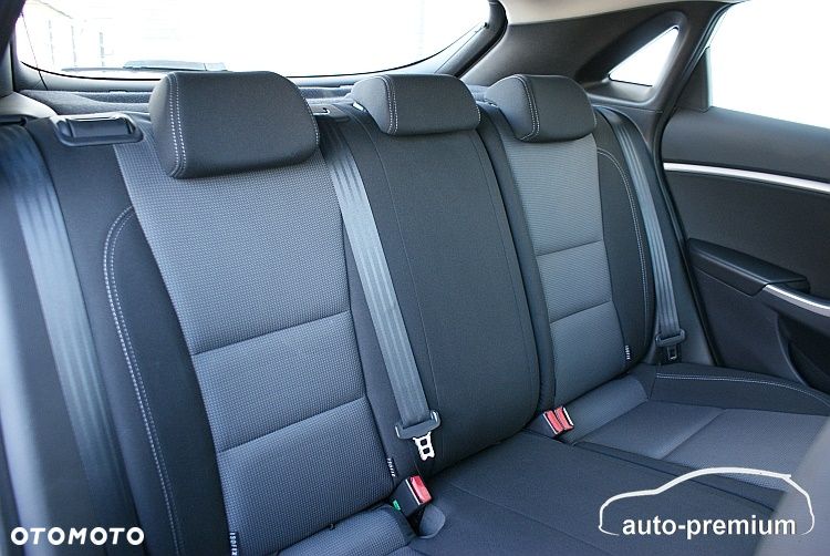 Hyundai i30 1.6 CRDi Fifa World Cup Edition - 26