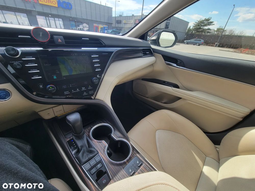 Toyota Camry 2.5 Hybrid Executive CVT - 6