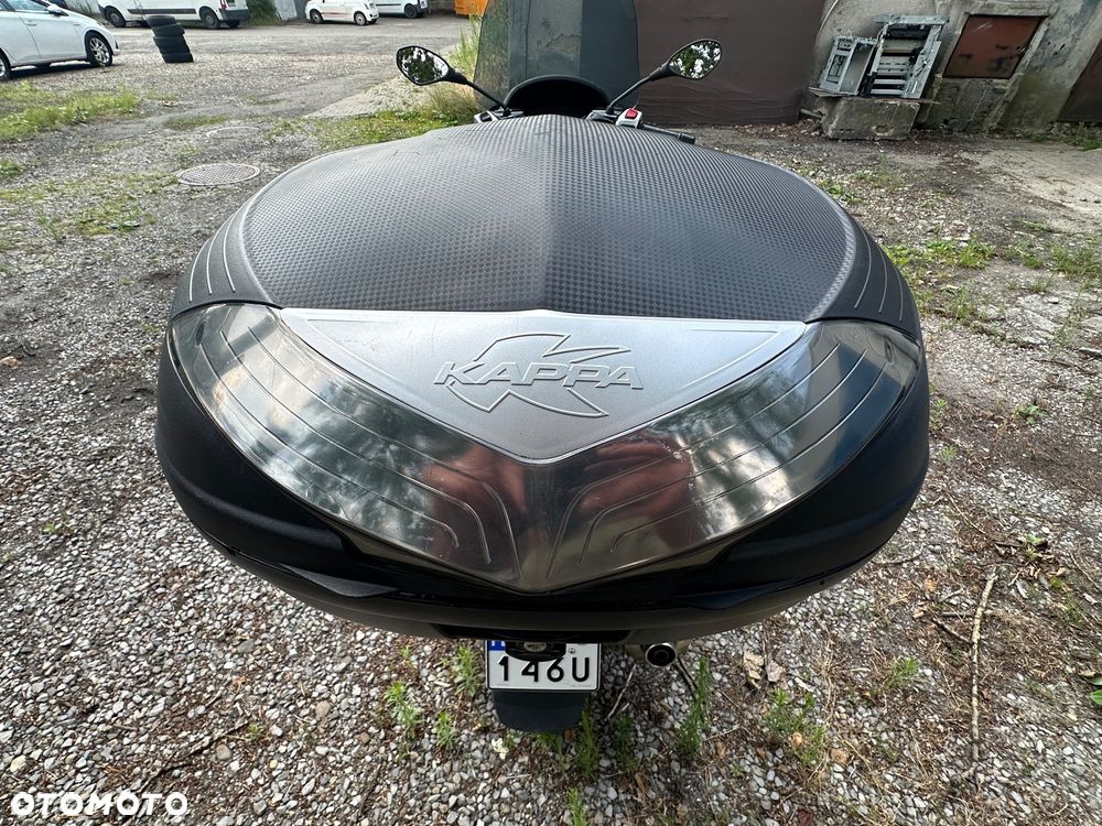 Piaggio MP-3 - 13