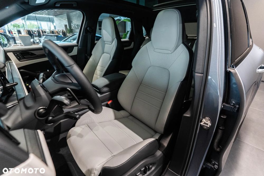 Porsche Cayenne E-Hybrid PHEV Black Edition - 14