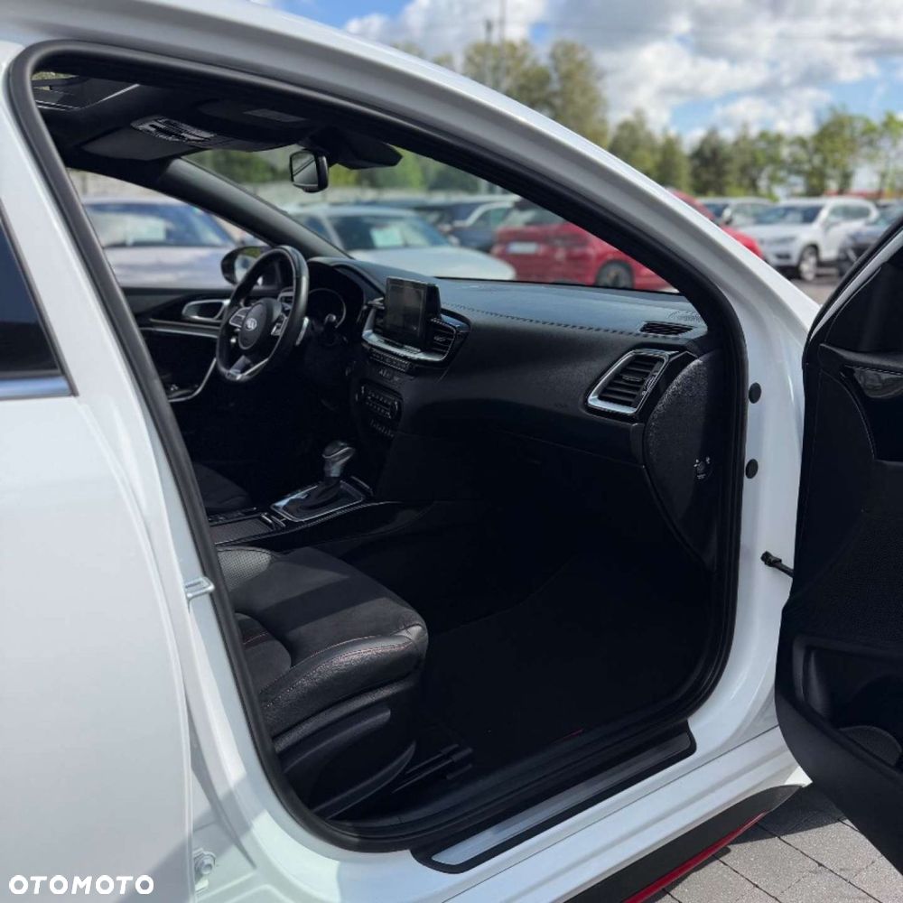 Kia ProCeed 1.6 T-GDI GT DCT - 32