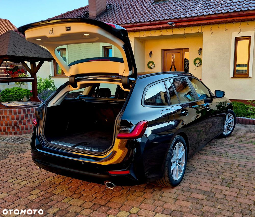 BMW Seria 3 320d Edition Luxury Line Purity - 28