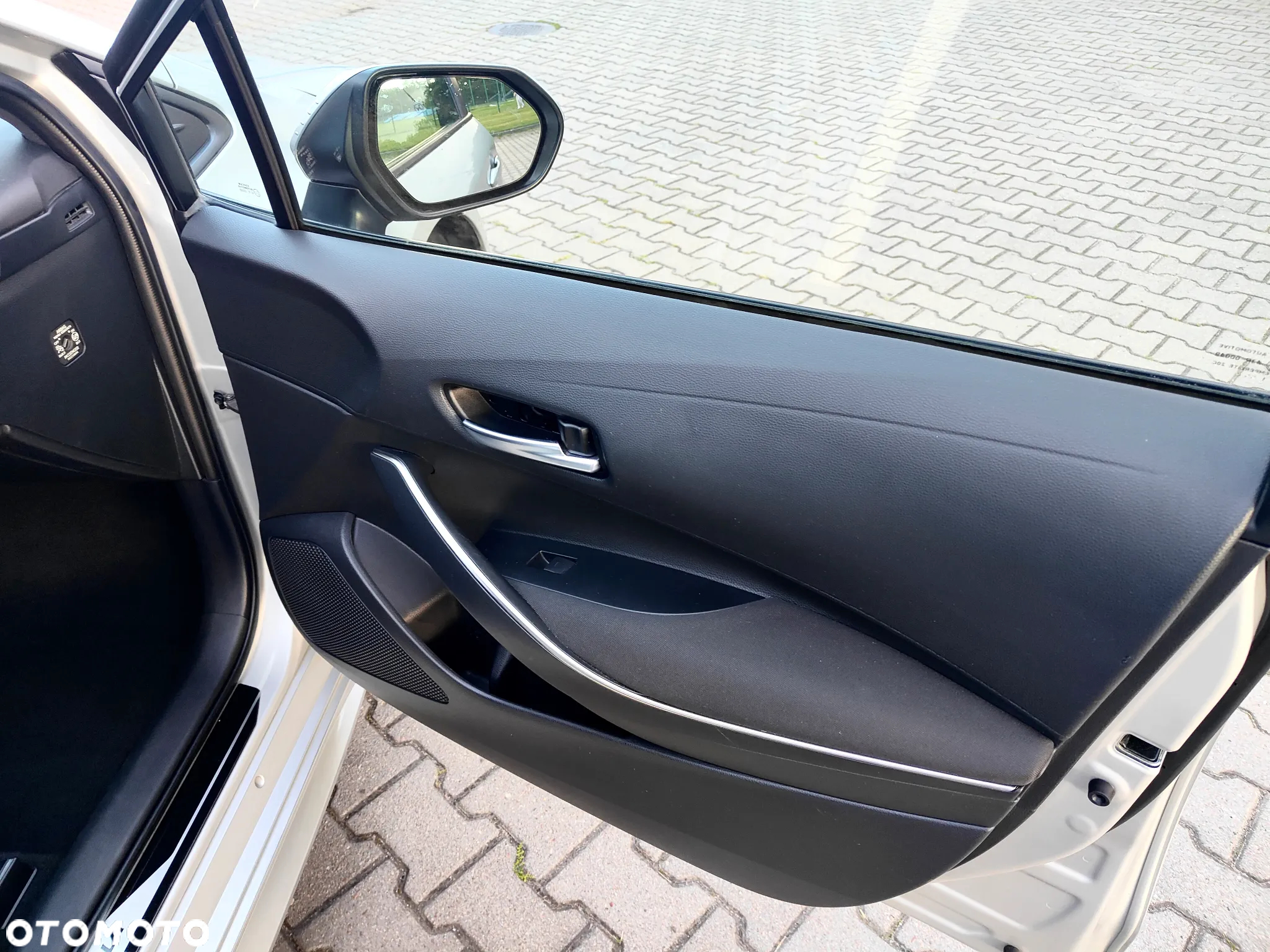 Toyota Corolla 1.8 Hybrid Executive - 20